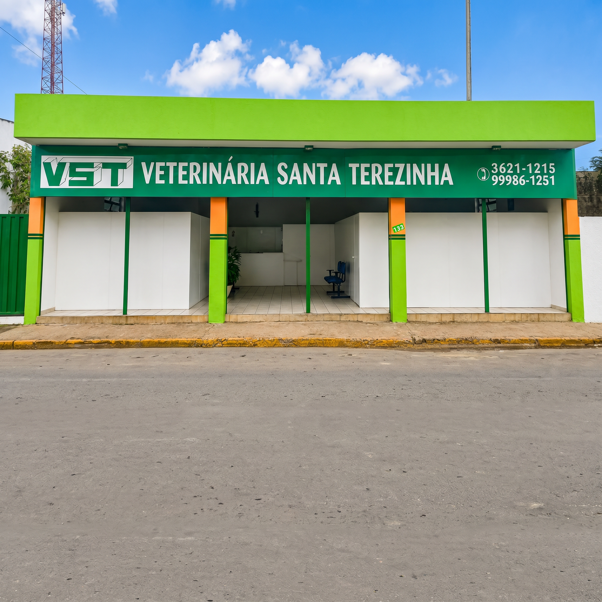 Interior da Clínica Veterinária Santa Terezinha em Itajubá MG — equipe e estrutura